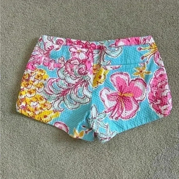 Lilly Pulitzer pastel floral shorts in size 0 - Picture 2 of 4